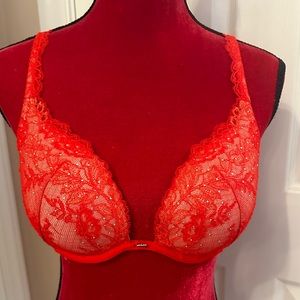 Victoria Secret Push Up Bra Pigeonnant - Red with rhinestones. Like new, 34D